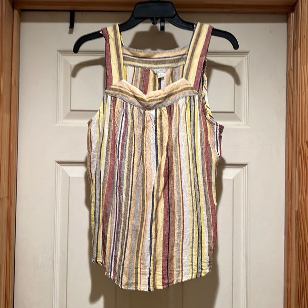 Multi stripped tank.
